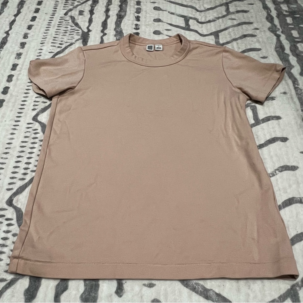 (!!) Tshirt, Uniqlo Size Small
